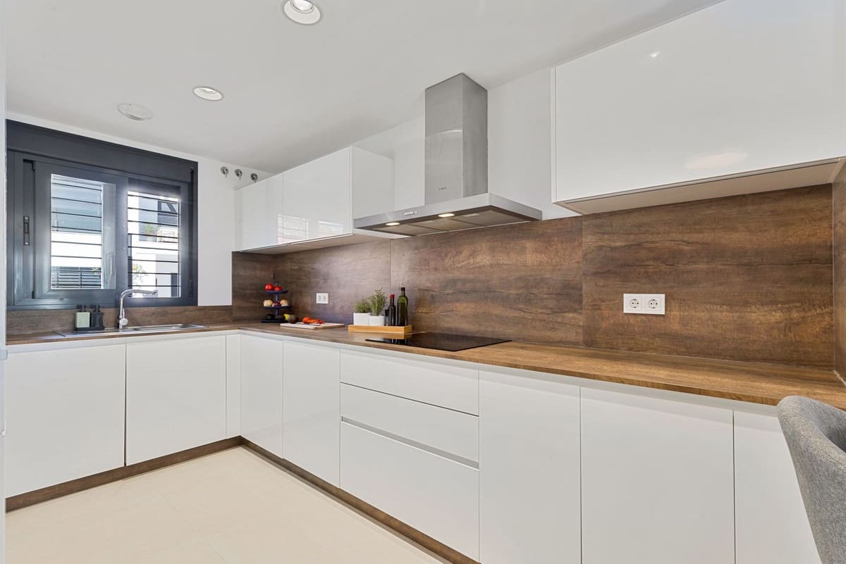 Casa de 3 habitaciones en Fuengirola en venta con piscina garaje - 649.000 € (Ref: 9823343)