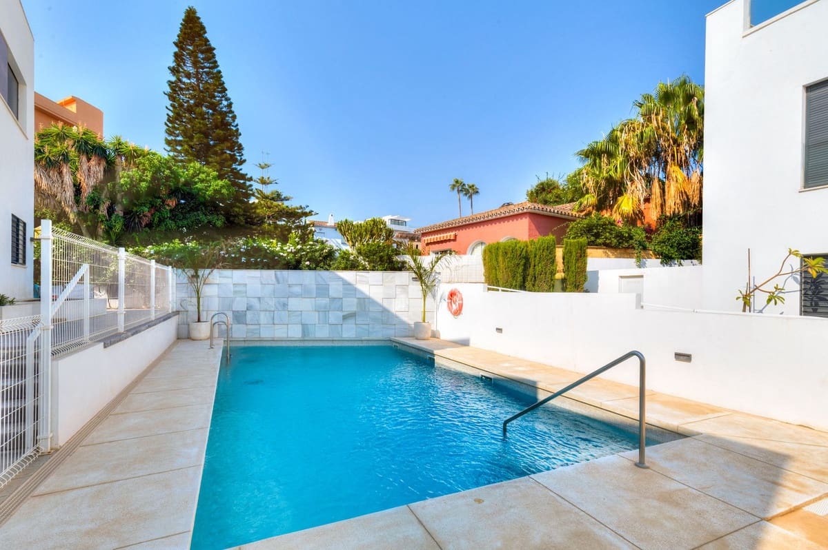 Casa de 3 habitaciones en Fuengirola en venta con piscina garaje - 649.000 € (Ref: 9823343)