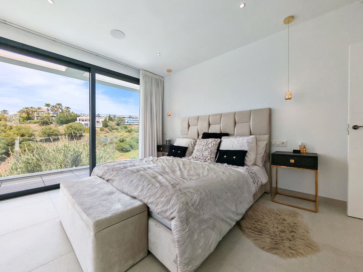 5 soveværelse Villa til salg i Estepona med swimmingpool - € 1.450.000 (Ref: 9823345)