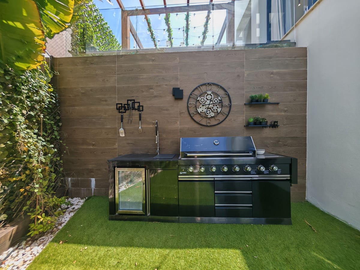 5 soveværelse Villa til salg i Estepona med swimmingpool - € 1.450.000 (Ref: 9823345)