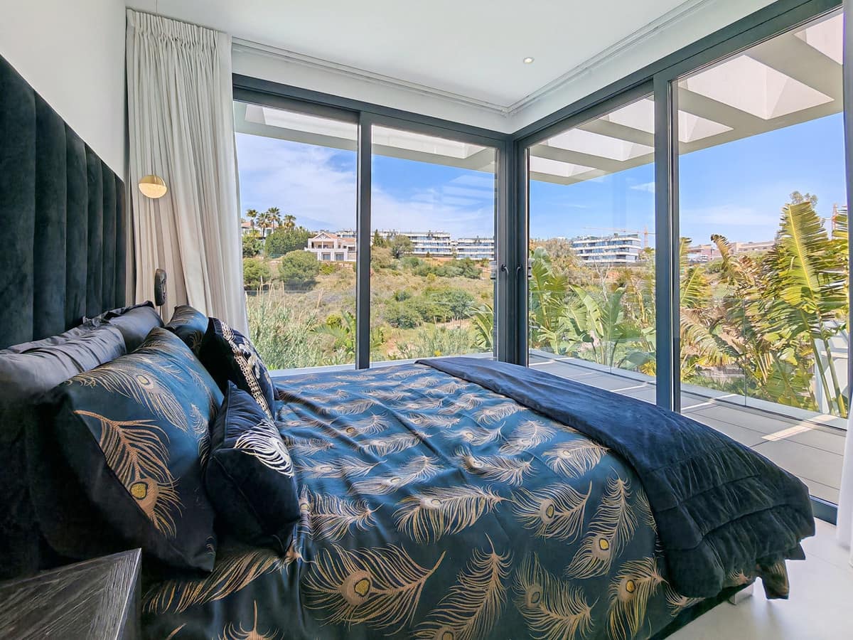 5 soveværelse Villa til salg i Estepona med swimmingpool - € 1.450.000 (Ref: 9823345)