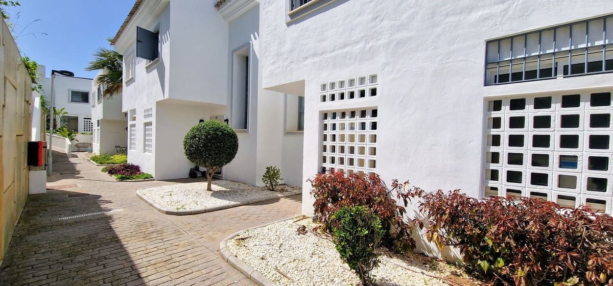 3 quarto Casa em Banda para venda em Cabopino com piscina - 550 000 € (Ref: 9823347)