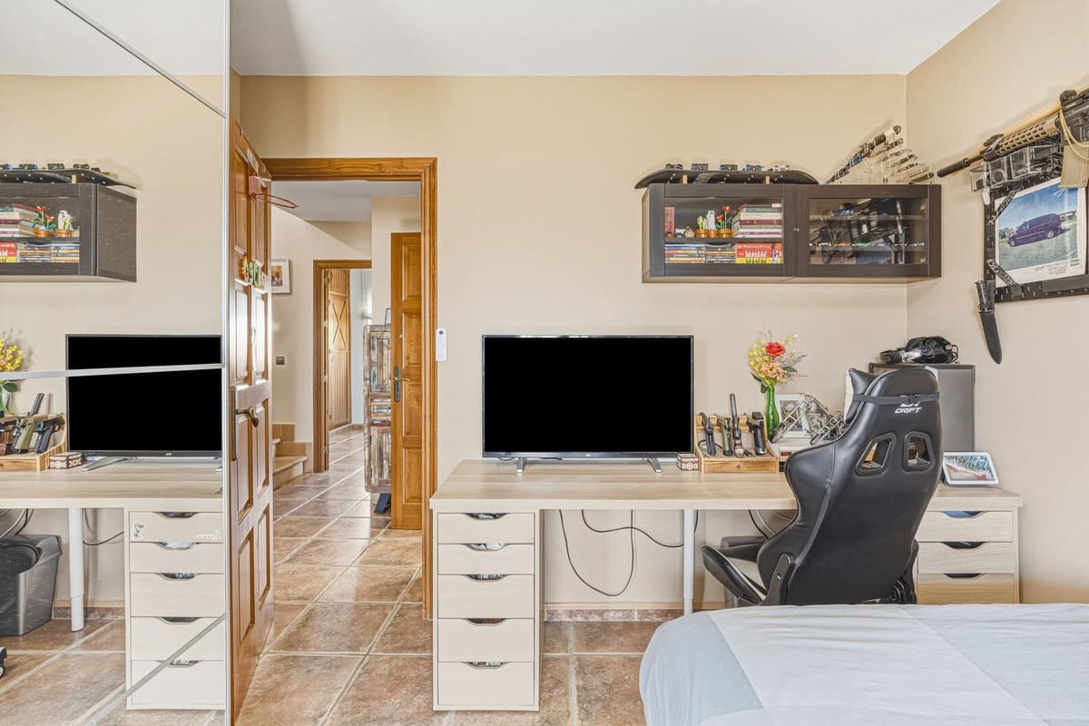 3 bedroom Townhouse for sale in Las Lagunas de Mijas with pool - € 470,000 (Ref: 9823348)