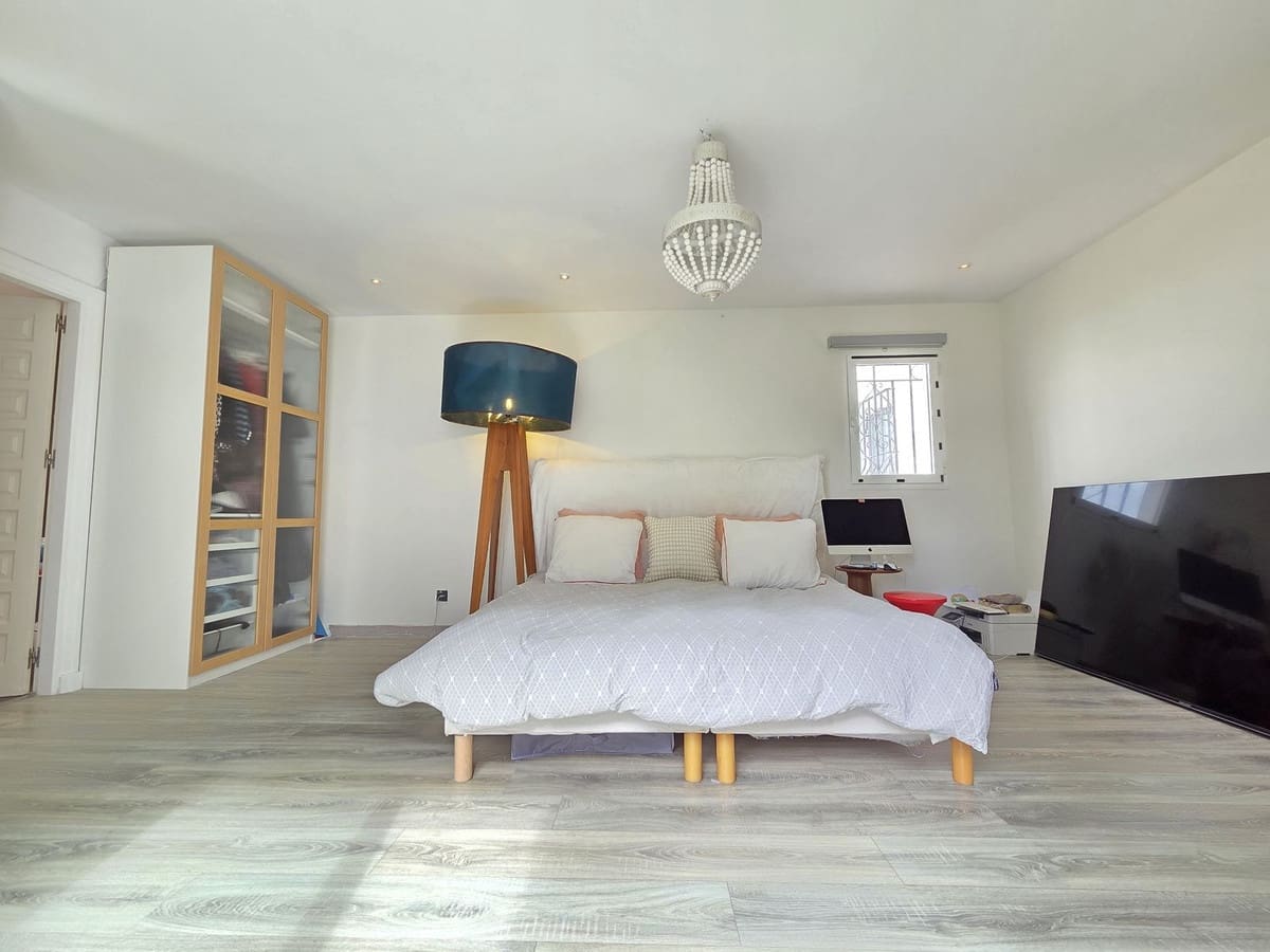 Casa de 2 habitaciones en Nueva Andalucia en venta con piscina - 495.000 € (Ref: 9823349)