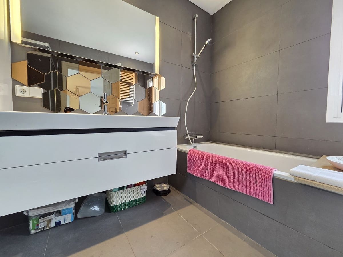 Casa de 2 habitaciones en Nueva Andalucia en venta con piscina - 495.000 € (Ref: 9823349)