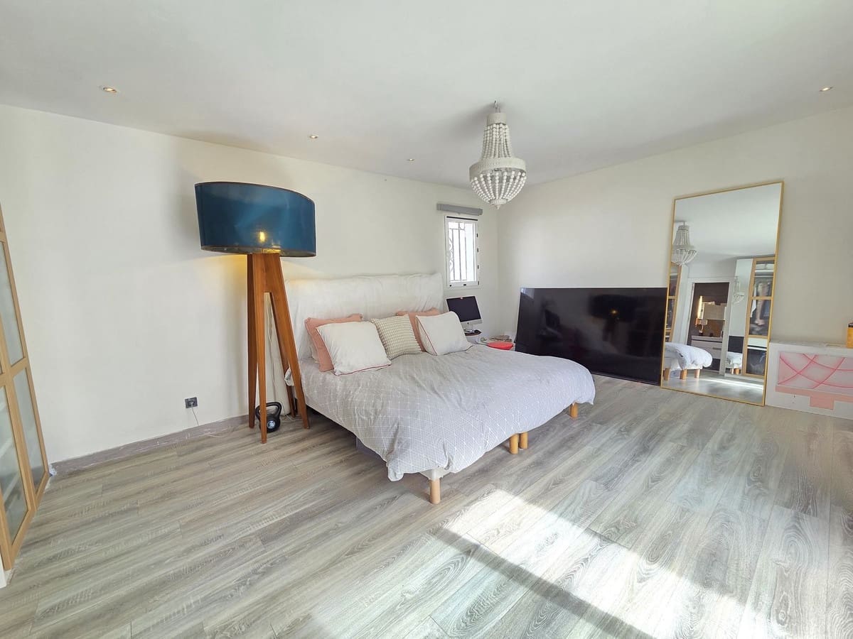 Casa de 2 habitaciones en Nueva Andalucia en venta con piscina - 495.000 € (Ref: 9823349)