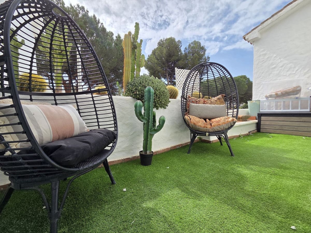 Casa de 2 habitaciones en Nueva Andalucia en venta con piscina - 495.000 € (Ref: 9823349)