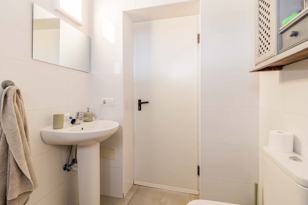 2 soveværelse Villa til salg i Estepona med swimmingpool - € 695.000 (Ref: 9823351)