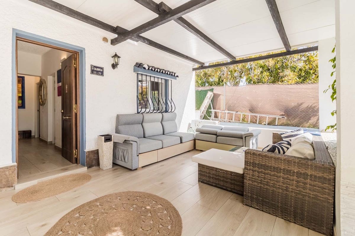 2 soveværelse Villa til salg i Estepona med swimmingpool - € 695.000 (Ref: 9823351)