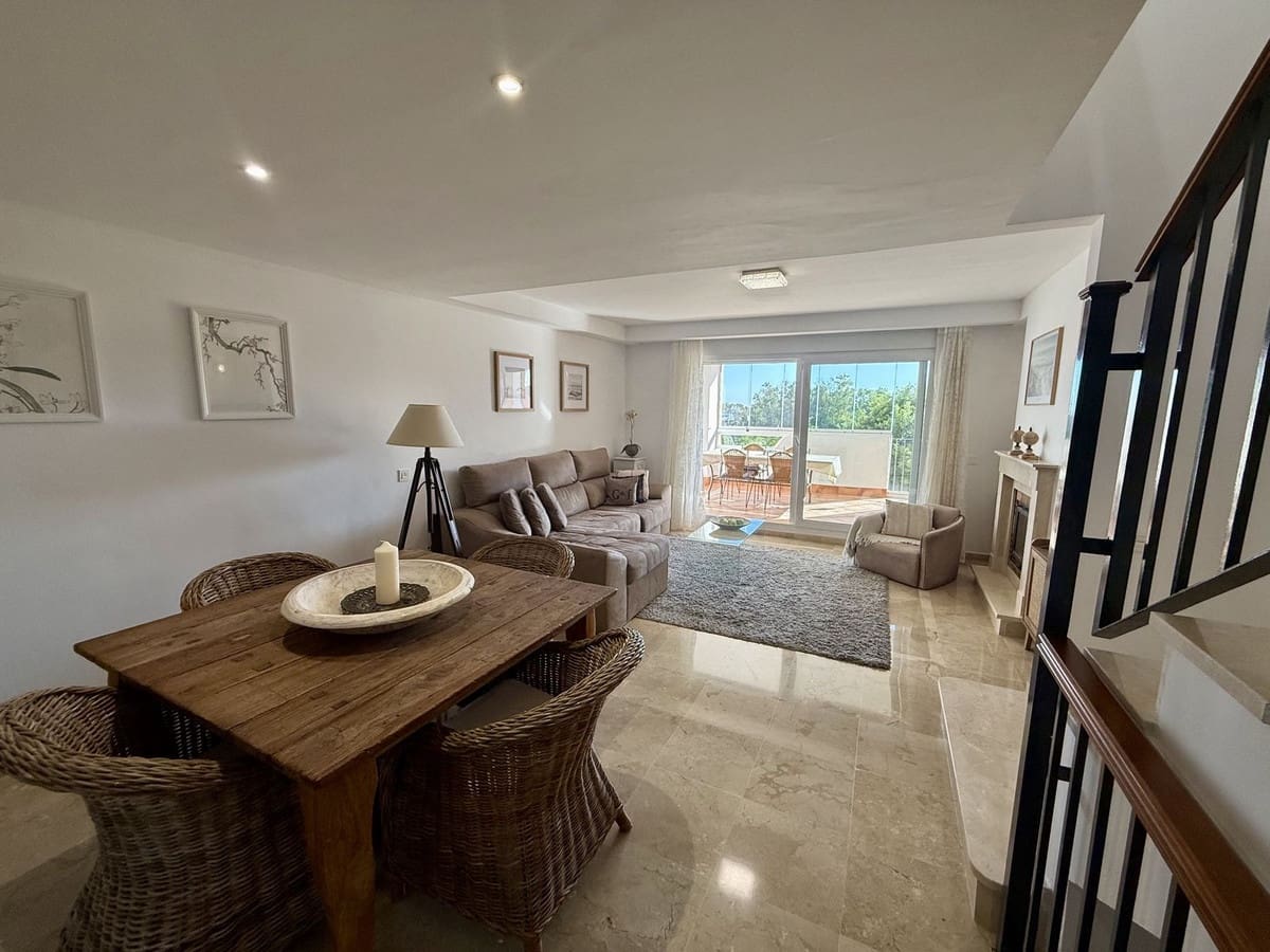5 bedroom Townhouse for sale in Cabopino with pool - € 539,000 (Ref: 9823356)