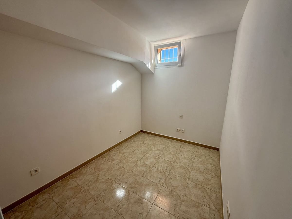 5 bedroom Townhouse for sale in Cabopino with pool - € 539,000 (Ref: 9823356)