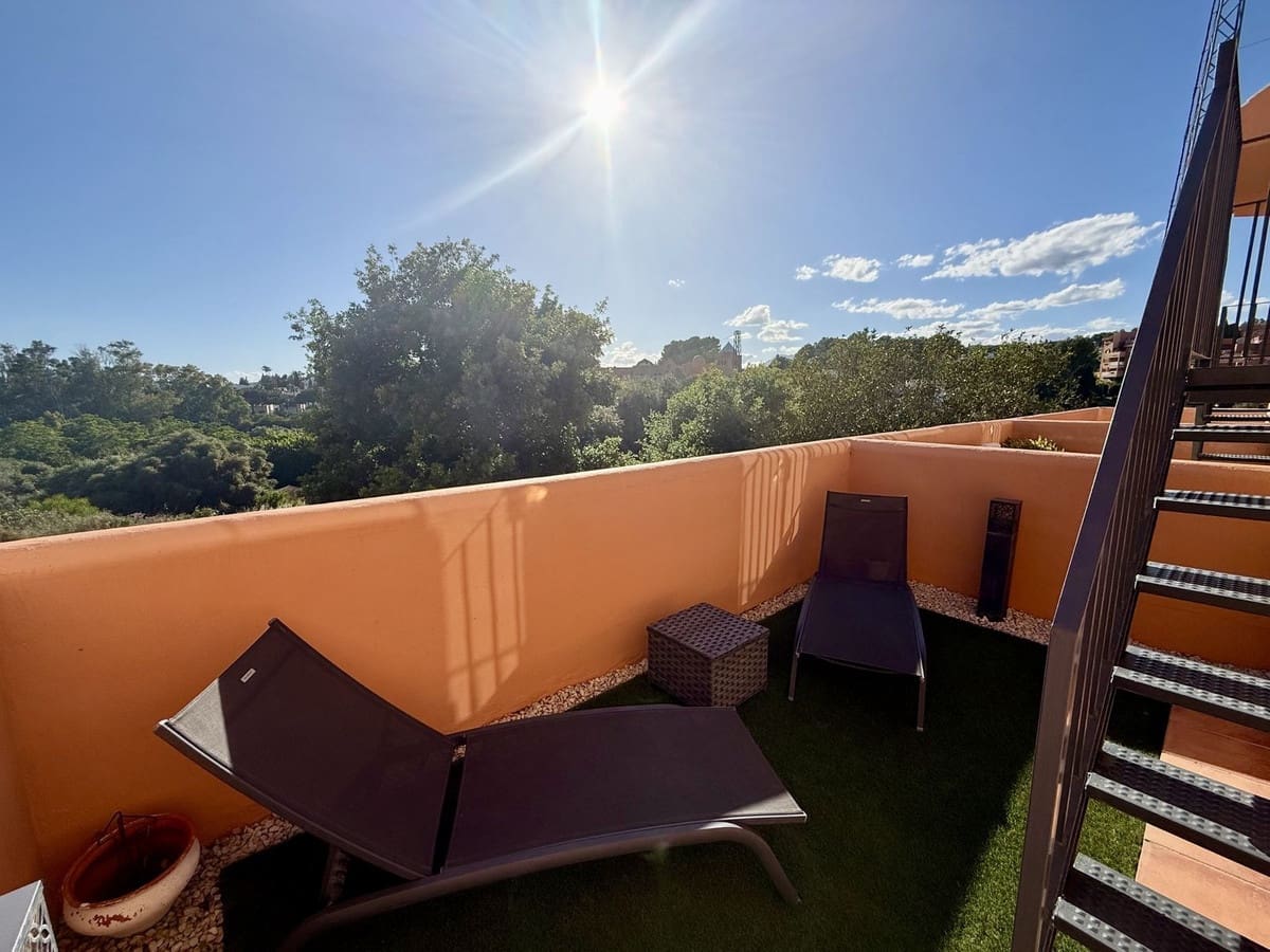 5 bedroom Townhouse for sale in Cabopino with pool - € 539,000 (Ref: 9823356)