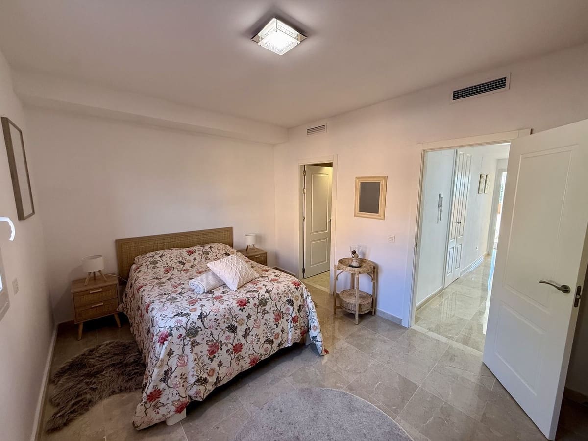 5 bedroom Townhouse for sale in Cabopino with pool - € 539,000 (Ref: 9823356)