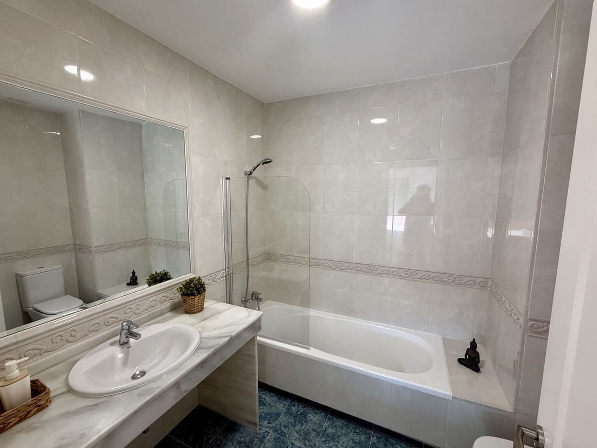5 bedroom Townhouse for sale in Cabopino with pool - € 539,000 (Ref: 9823356)