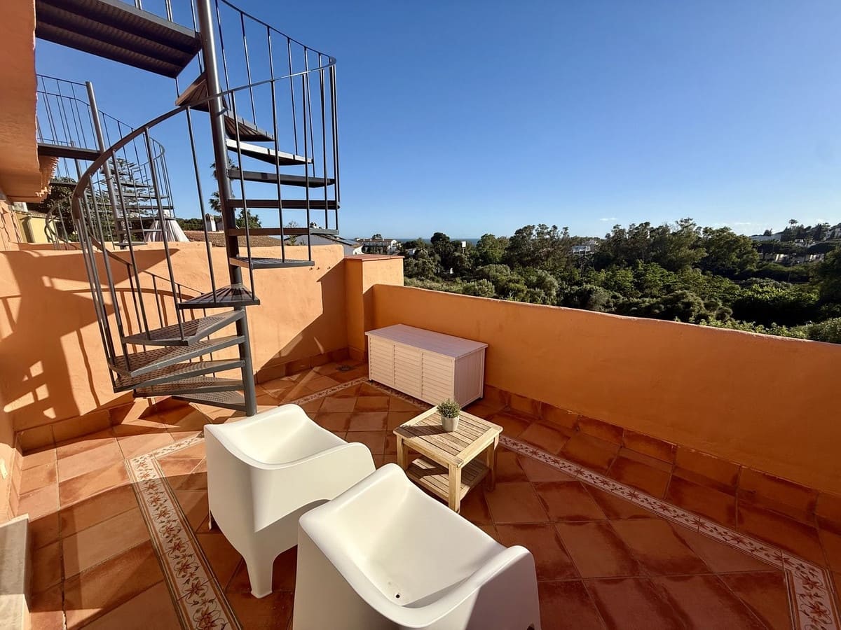 5 bedroom Townhouse for sale in Cabopino with pool - € 539,000 (Ref: 9823356)