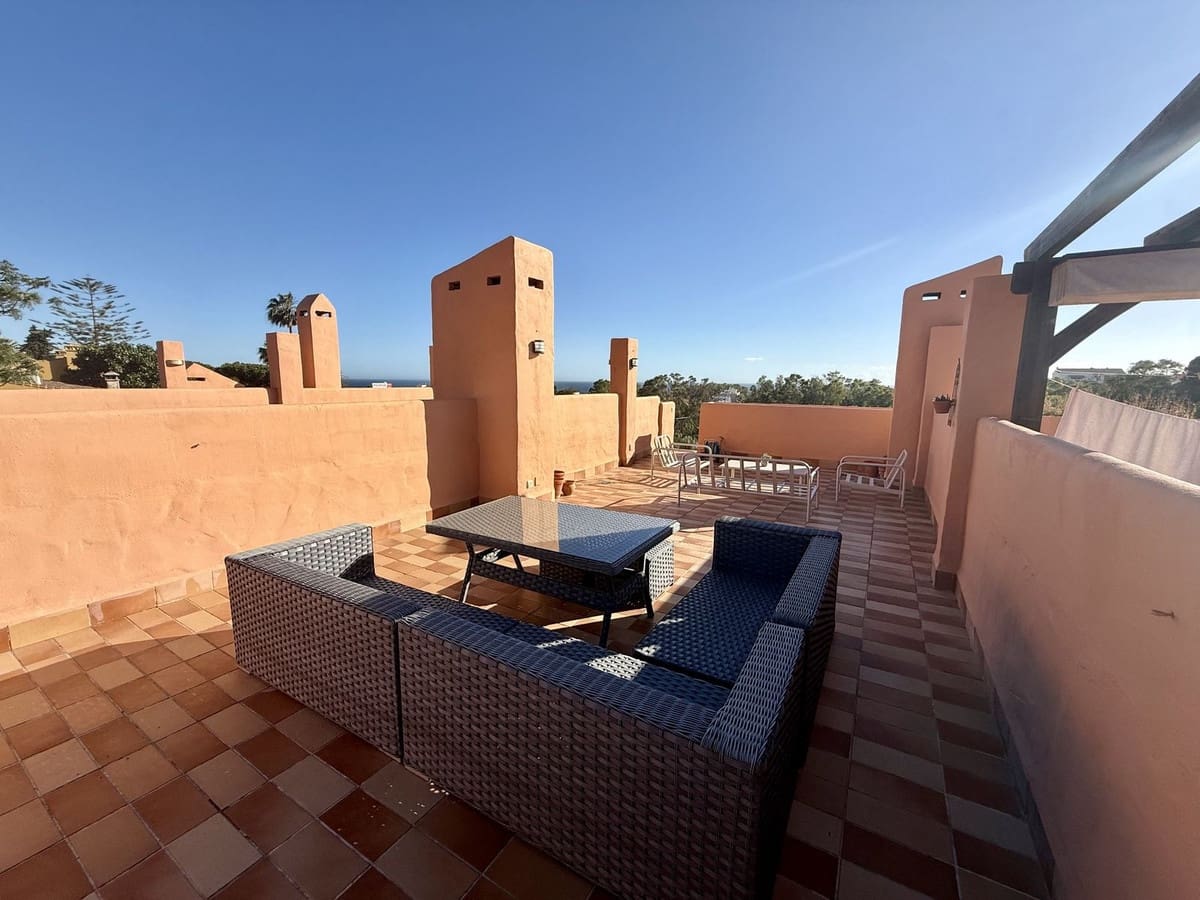 5 bedroom Townhouse for sale in Cabopino with pool - € 539,000 (Ref: 9823356)