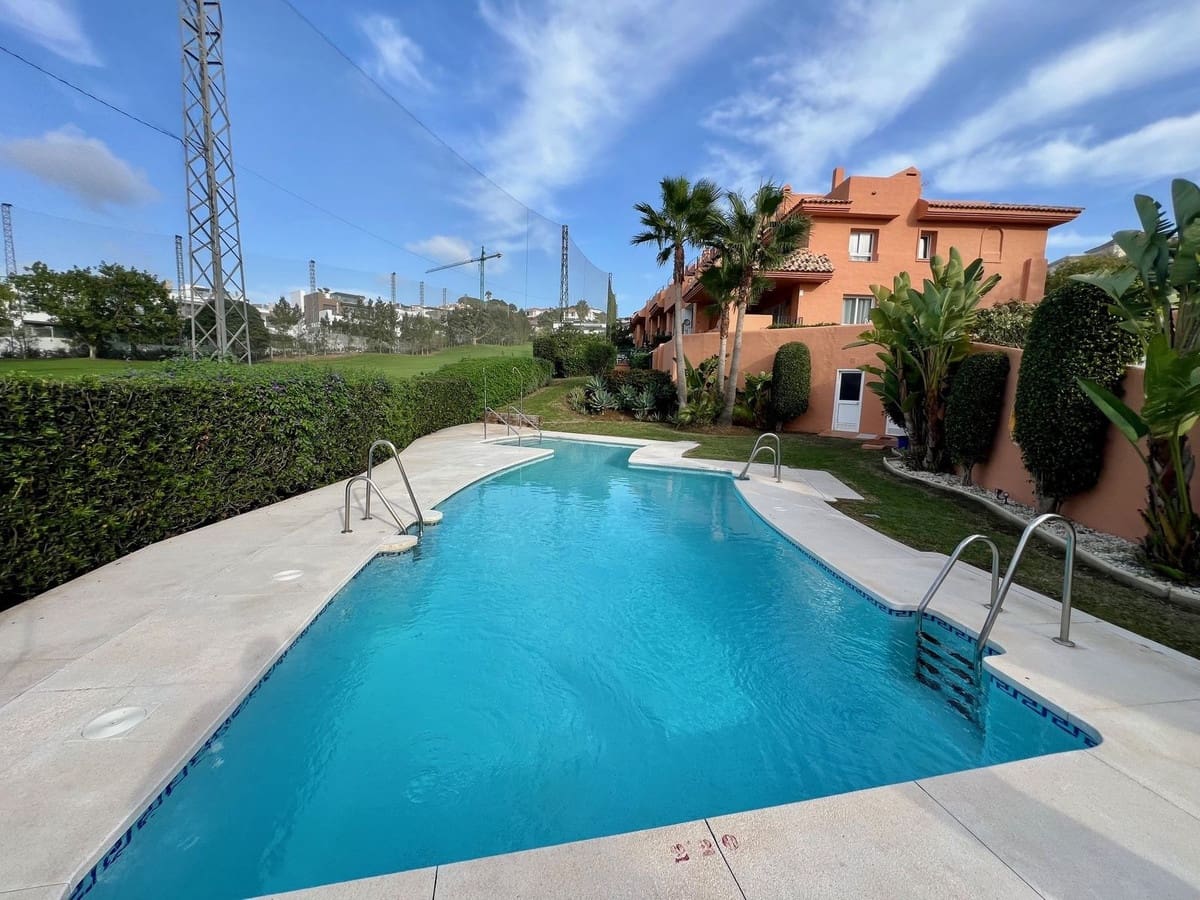 5 bedroom Townhouse for sale in Cabopino with pool - € 539,000 (Ref: 9823356)