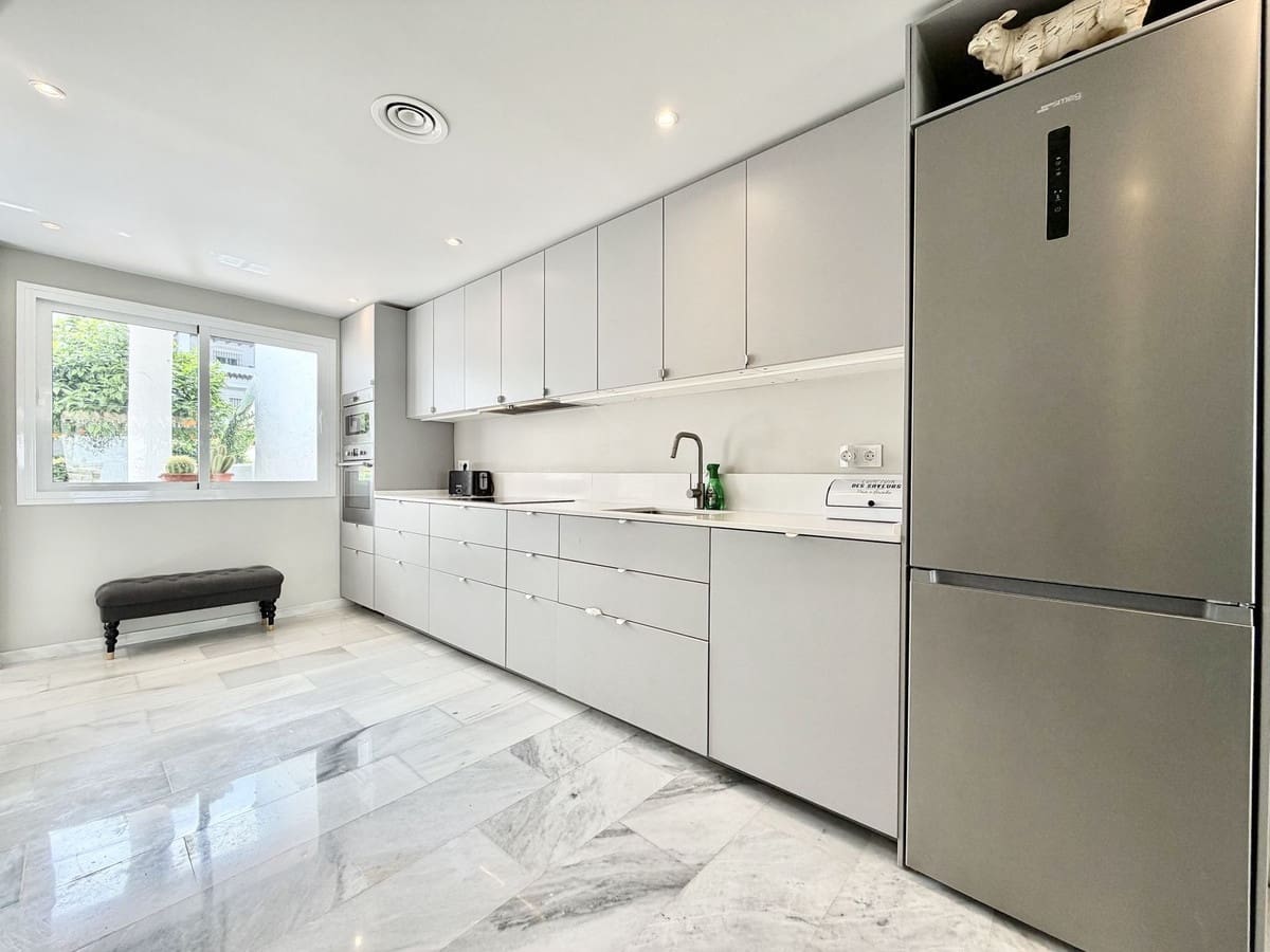 Casa de 3 habitaciones en Nueva Andalucia en venta - 595.000 € (Ref: 9823357)