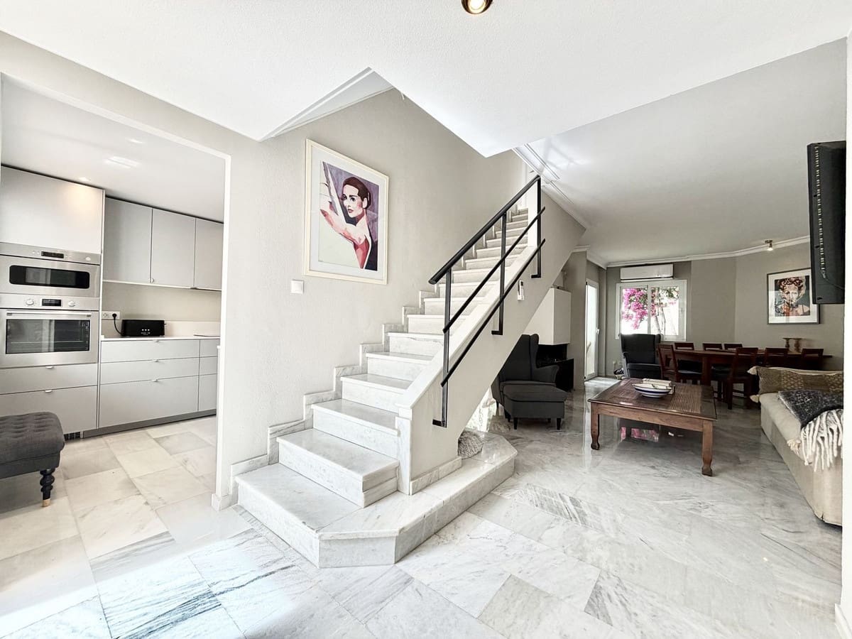 Casa de 3 habitaciones en Nueva Andalucia en venta - 595.000 € (Ref: 9823357)