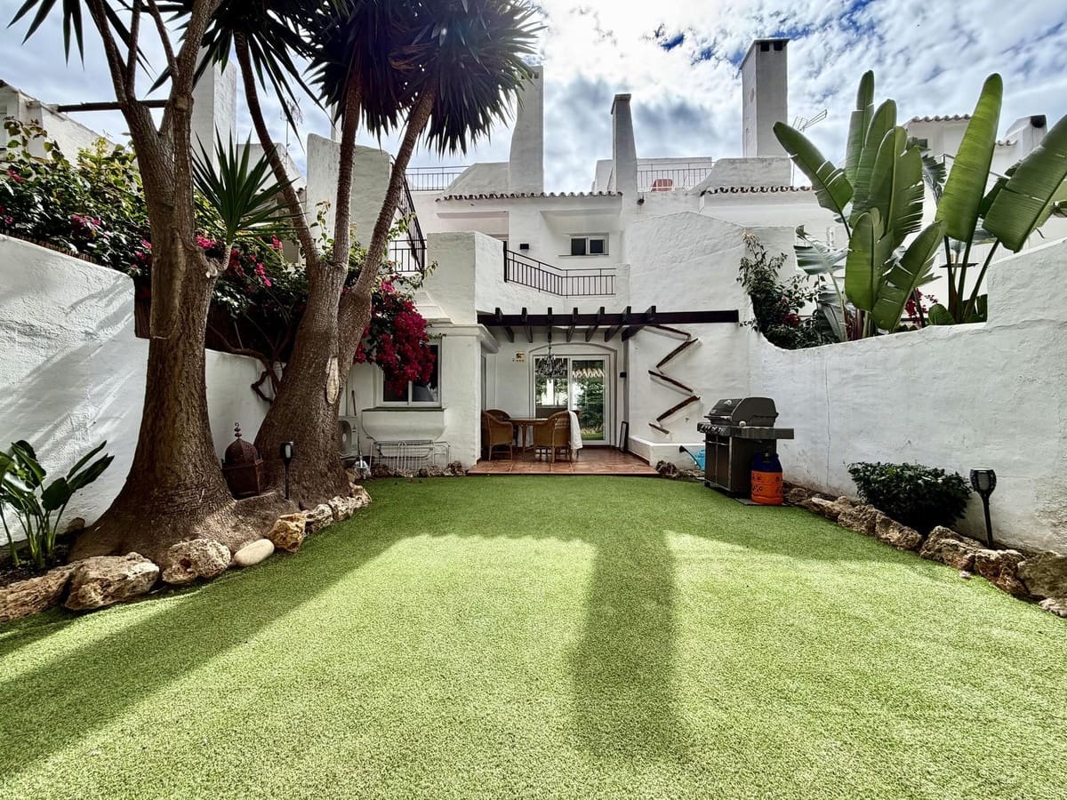 Casa de 3 habitaciones en Nueva Andalucia en venta - 595.000 € (Ref: 9823357)