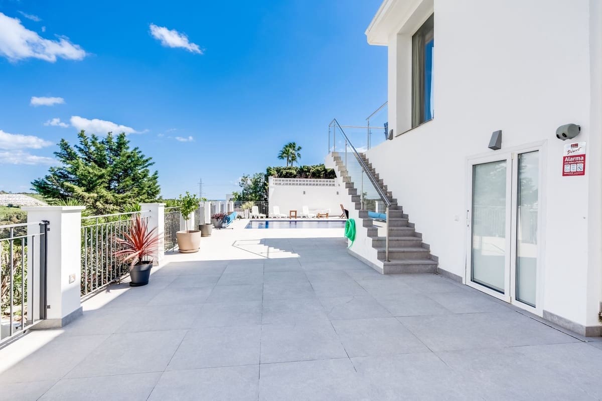 4 chambre Villa/Maison à vendre à Estepona avec piscine - 1 150 000 € (Ref: 9823358)