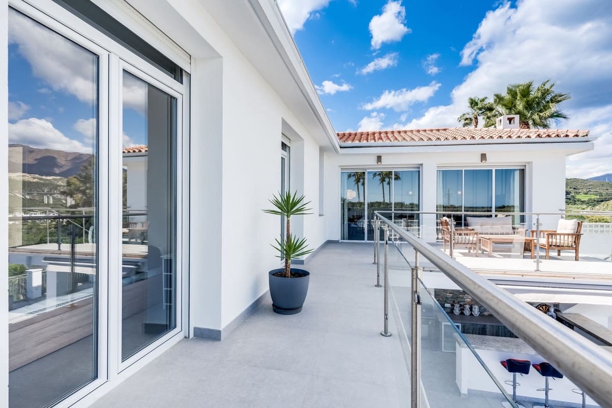 4 chambre Villa/Maison à vendre à Estepona avec piscine - 1 150 000 € (Ref: 9823358)