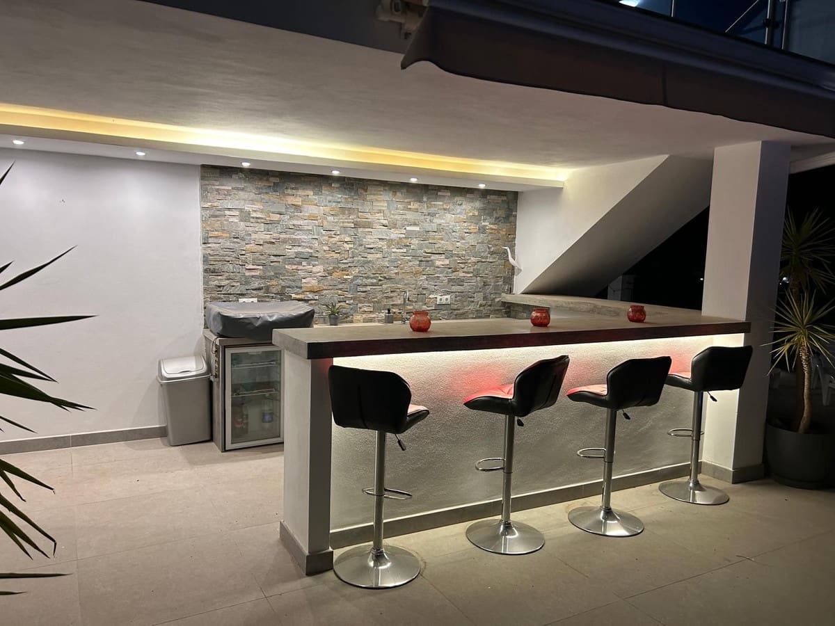 4 chambre Villa/Maison à vendre à Estepona avec piscine - 1 150 000 € (Ref: 9823358)