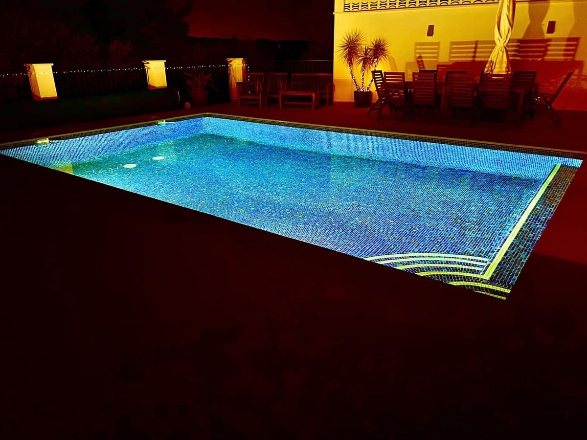 4 chambre Villa/Maison à vendre à Estepona avec piscine - 1 150 000 € (Ref: 9823358)