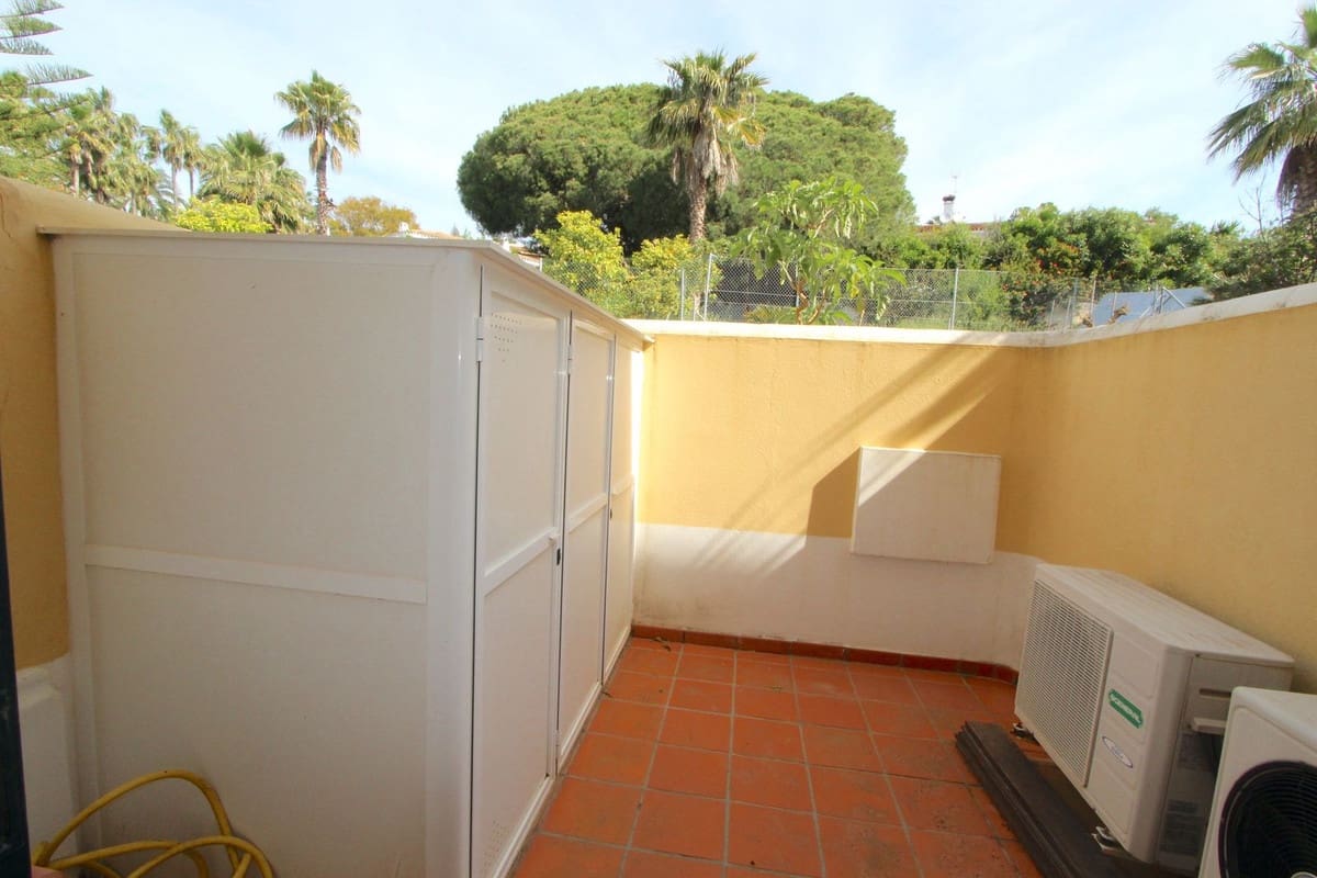 3 quarto Moradia Geminada para venda em Elviria com piscina - 695 000 € (Ref: 9823360)