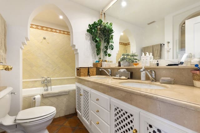 3 bedroom Semi-detached Villa for sale in La Cala de Mijas, Mijas with pool garage - € 760,000 (Ref: 9823361)
