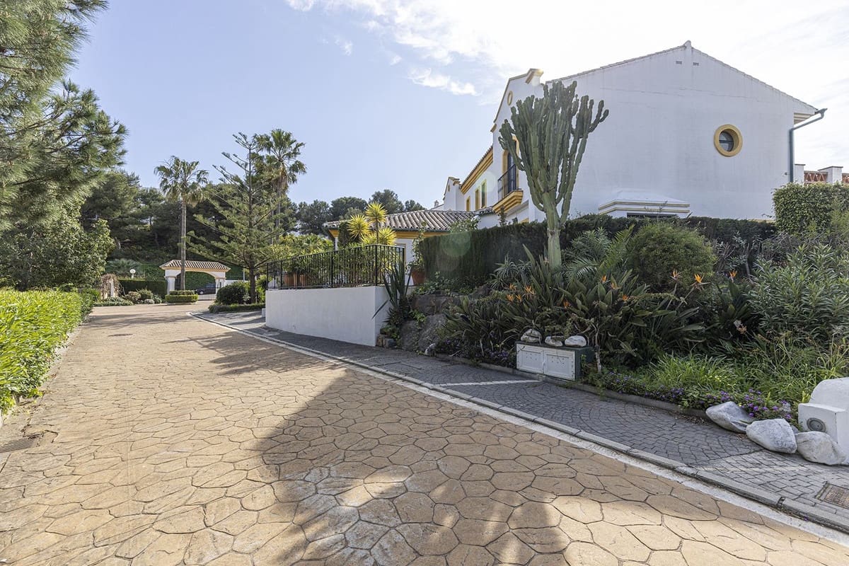 3 bedroom Semi-detached Villa for sale in La Cala de Mijas with pool garage - € 760,000 (Ref: 9823361)