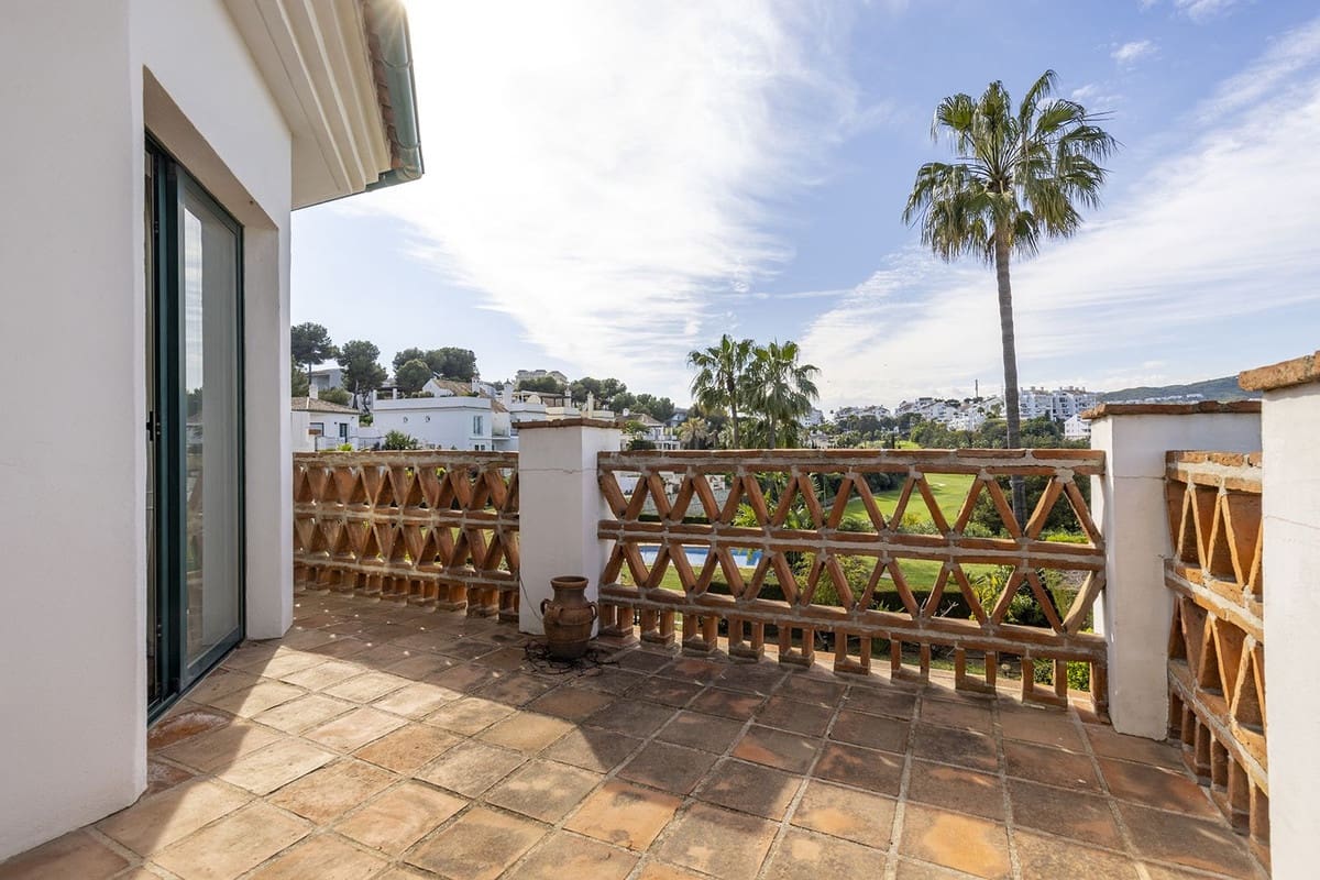 3 bedroom Semi-detached Villa for sale in La Cala de Mijas with pool garage - € 760,000 (Ref: 9823361)