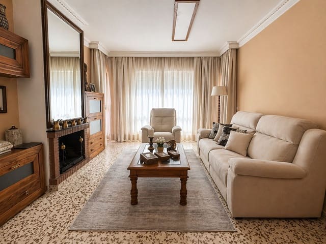 4 soveværelse Byhus til salg i San Pedro de Alcántara Pueblo, Marbella - € 599.000 (Ref: 9823363)