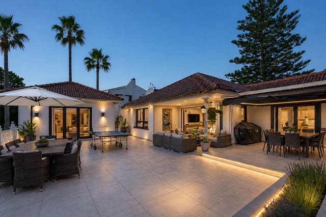 5 soverom Villa til salgs i Sotogrande Costa, San Roque med svømmebasseng - € 1 165 000 (Ref: 9823364)