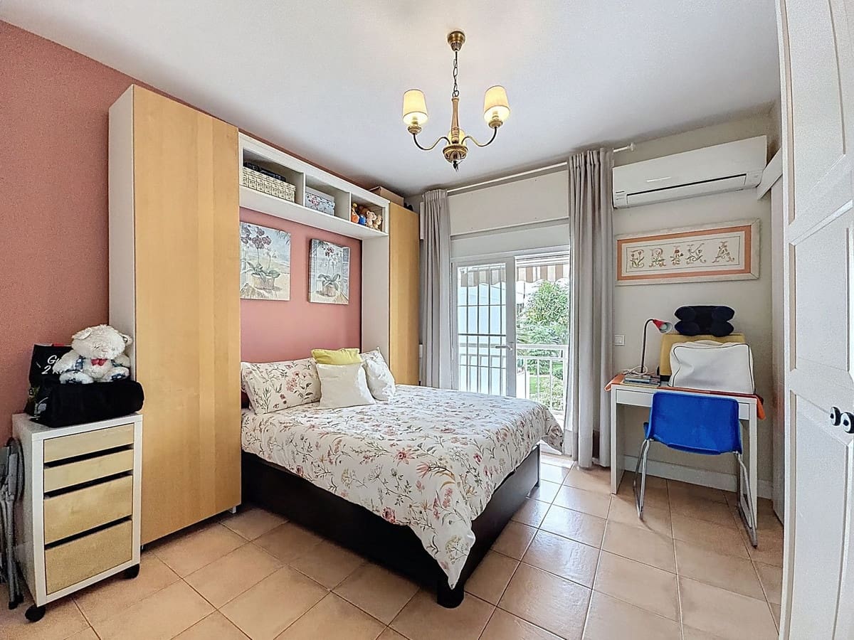 4 camera da letto Casa in vendita in Marbella con piscina - 949.000 € (Rif: 9823365)