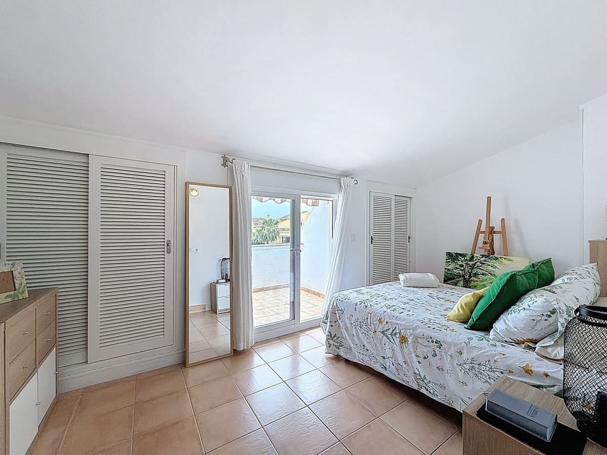 4 camera da letto Casa in vendita in Marbella con piscina - 949.000 € (Rif: 9823365)