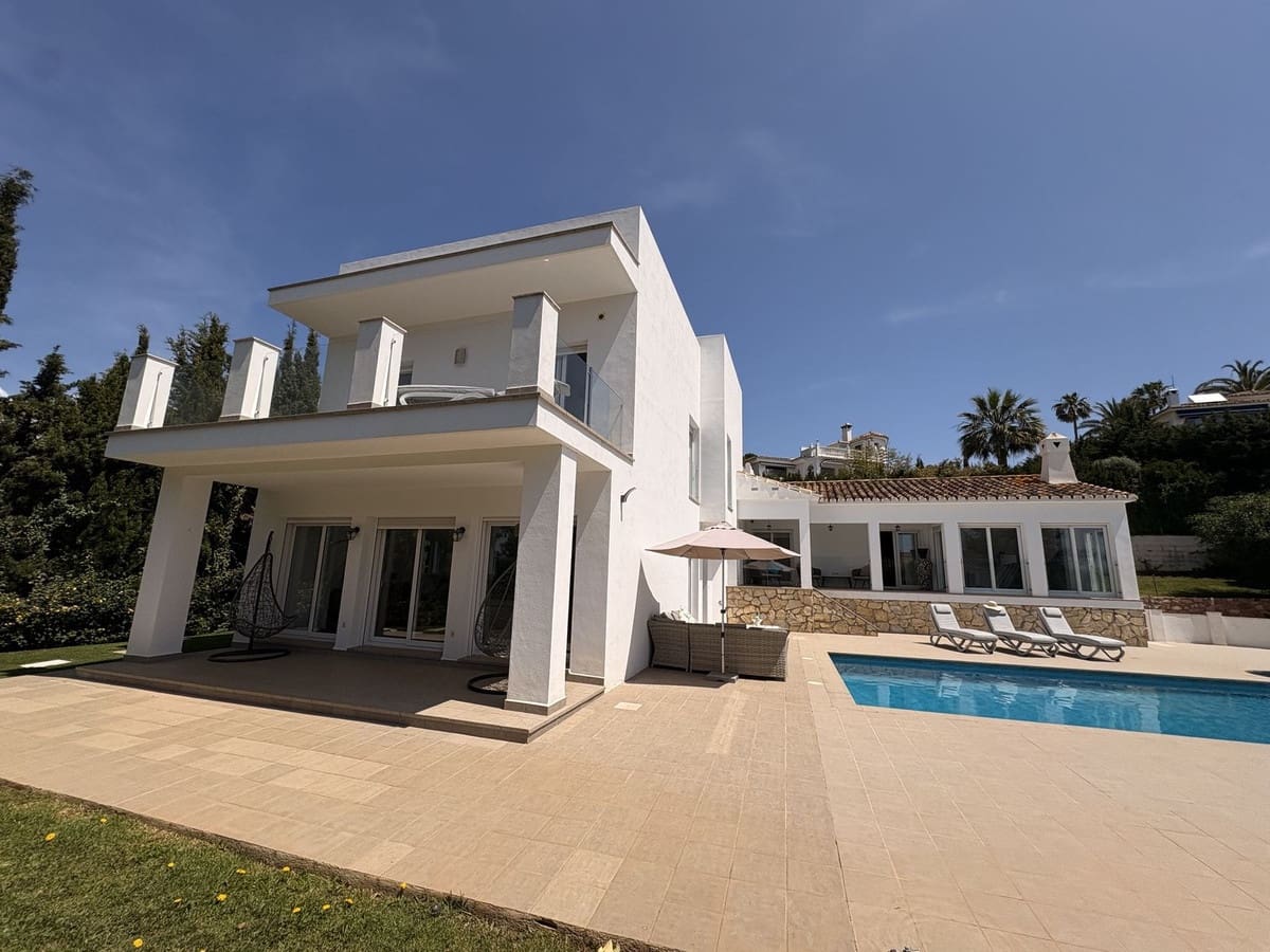 6 bedroom Villa for sale in Mijas Costa with pool garage - € 1,495,000 (Ref: 9823366)