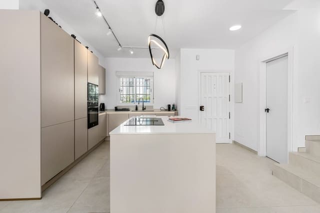 4 chambre Villa/Maison à vendre à Atalaya-Isdabe, Estepona avec piscine - 895 000 € (Ref: 9823368)