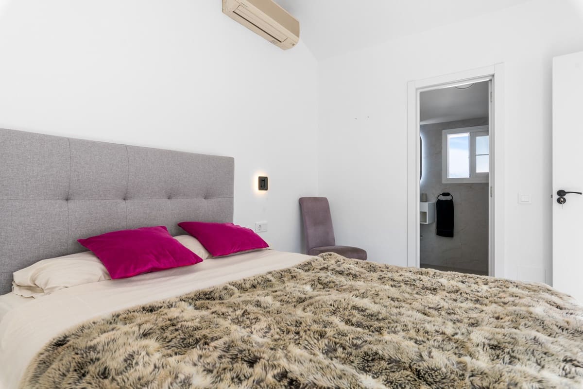4 Zimmer Villa zu verkaufen in Atalaya-Isdabe mit Pool - 895.000 € (Ref: 9823368)