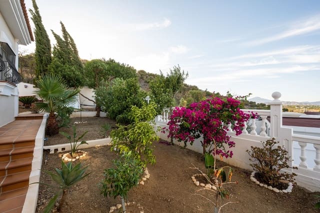 5 soverom Villa til salgs i Alhaurín el Grande med svømmebasseng - € 840 000 (Ref: 9823369)