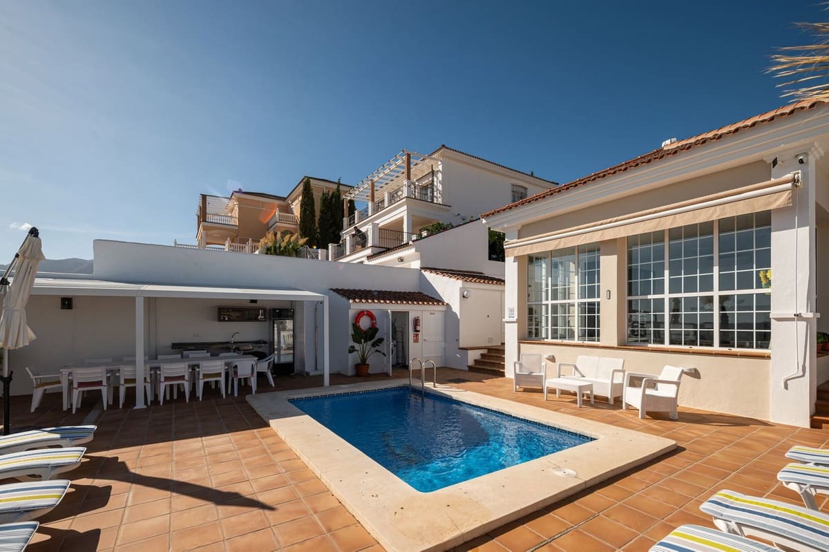 5 Zimmer Villa zu verkaufen in Alhaurin el Grande mit Pool - 840.000 € (Ref: 9823369)