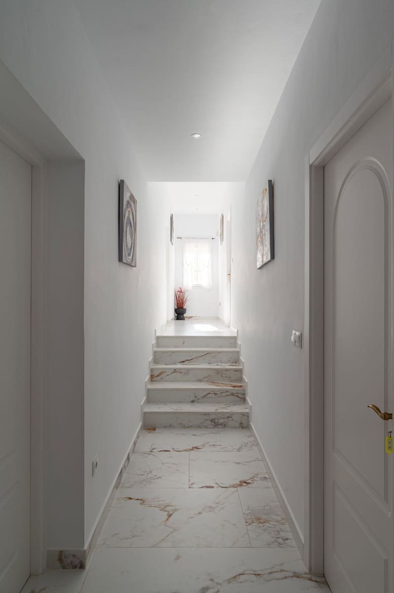 5 Zimmer Villa zu verkaufen in Alhaurin el Grande mit Pool - 840.000 € (Ref: 9823369)