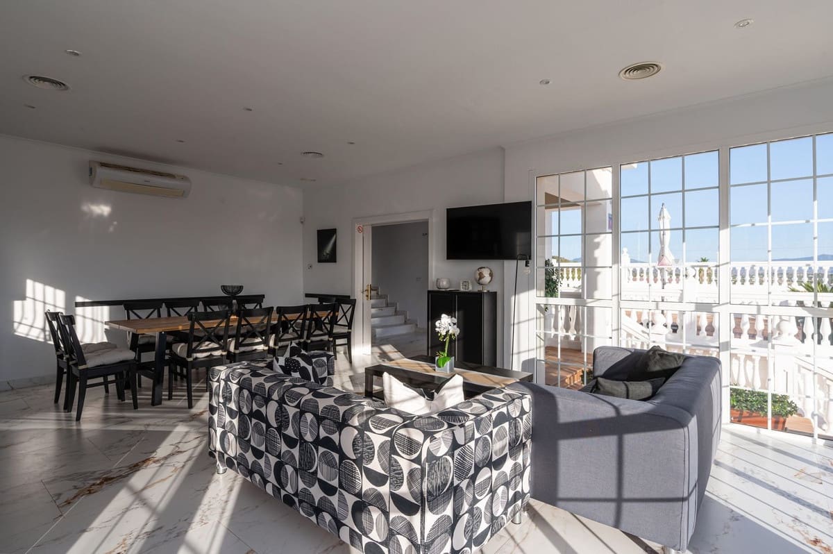 5 Zimmer Villa zu verkaufen in Alhaurin el Grande mit Pool - 840.000 € (Ref: 9823369)