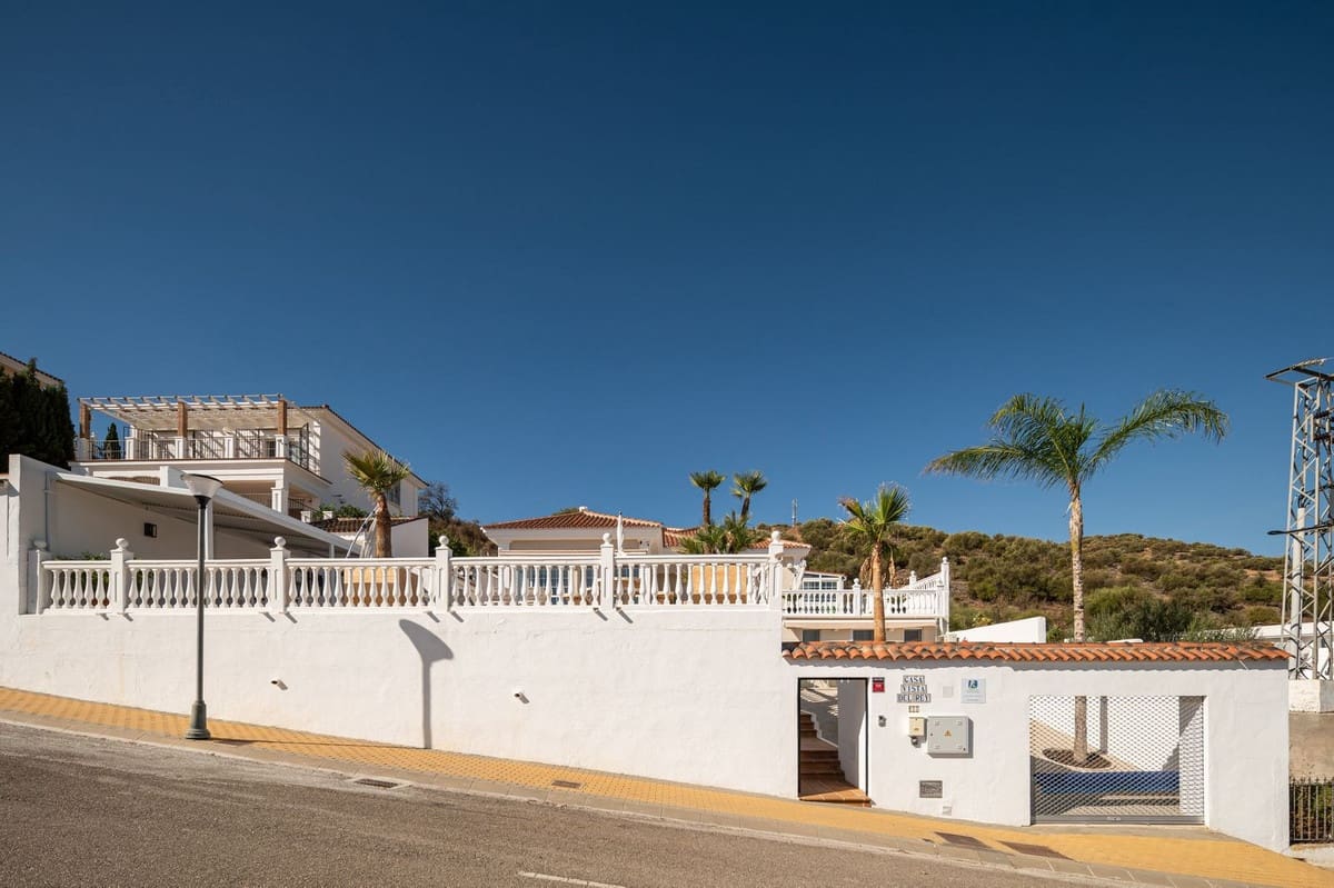 5 Zimmer Villa zu verkaufen in Alhaurin el Grande mit Pool - 840.000 € (Ref: 9823369)