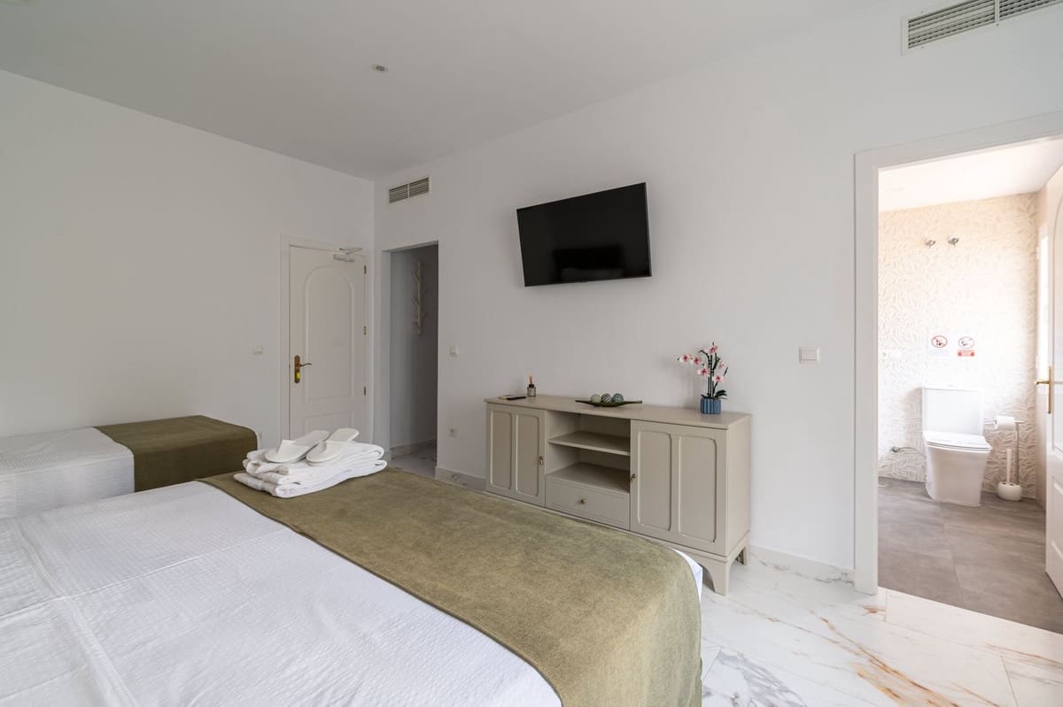 5 Zimmer Villa zu verkaufen in Alhaurin el Grande mit Pool - 840.000 € (Ref: 9823369)