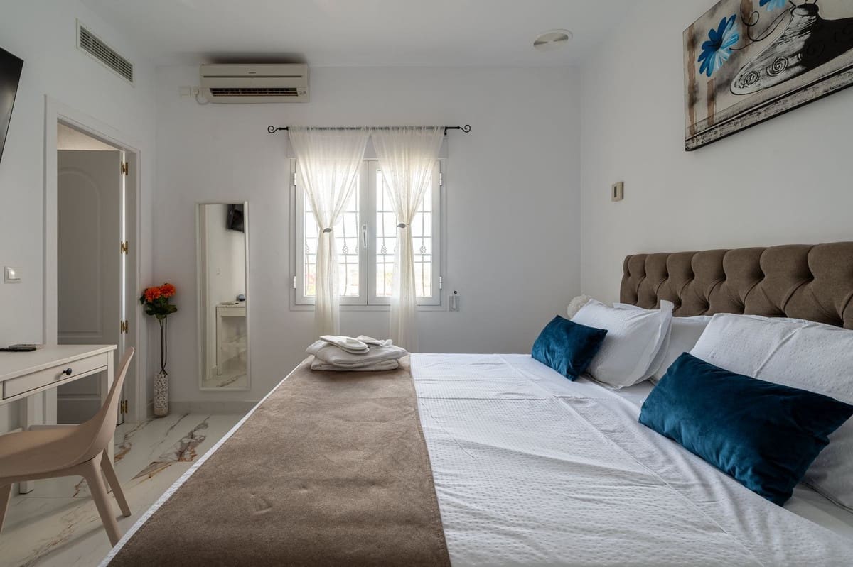 5 Zimmer Villa zu verkaufen in Alhaurin el Grande mit Pool - 840.000 € (Ref: 9823369)
