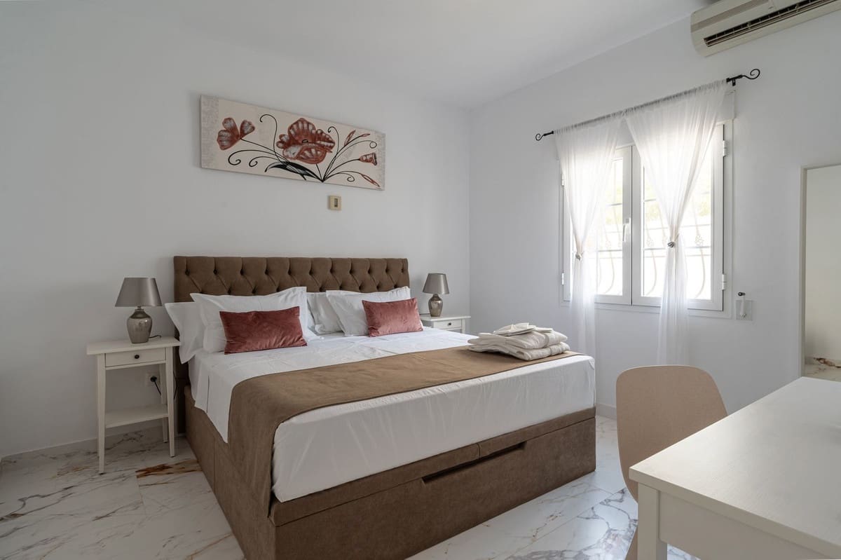 5 Zimmer Villa zu verkaufen in Alhaurin el Grande mit Pool - 840.000 € (Ref: 9823369)