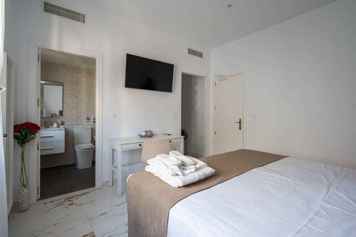 5 Zimmer Villa zu verkaufen in Alhaurin el Grande mit Pool - 840.000 € (Ref: 9823369)