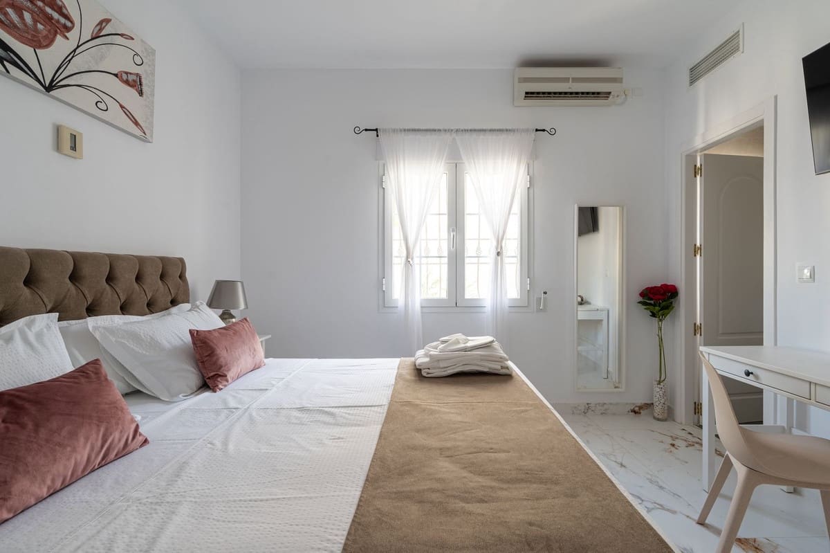 5 Zimmer Villa zu verkaufen in Alhaurin el Grande mit Pool - 840.000 € (Ref: 9823369)