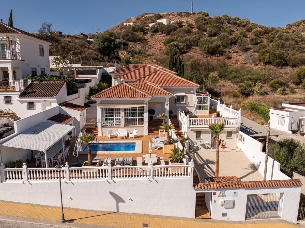 5 Zimmer Villa zu verkaufen in Alhaurin el Grande mit Pool - 840.000 € (Ref: 9823369)